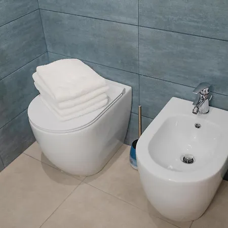 The Happyhouse, No Lift By Happyhostorino Apartament *