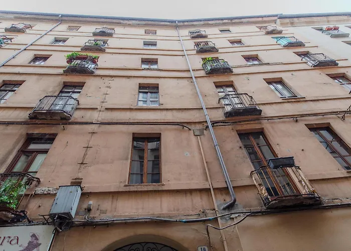 The Happyhouse, No Lift By Happyhostorino Appartement