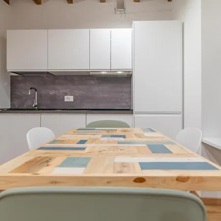 Apartmán The Happyhouse, No Lift By Happyhostorino Turín